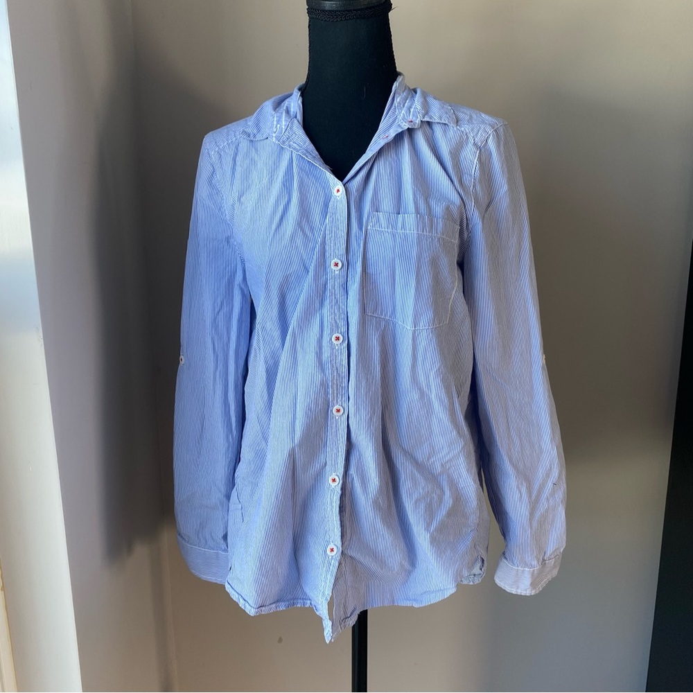 beachlunchlounge collection size S/P blue and white striped button down